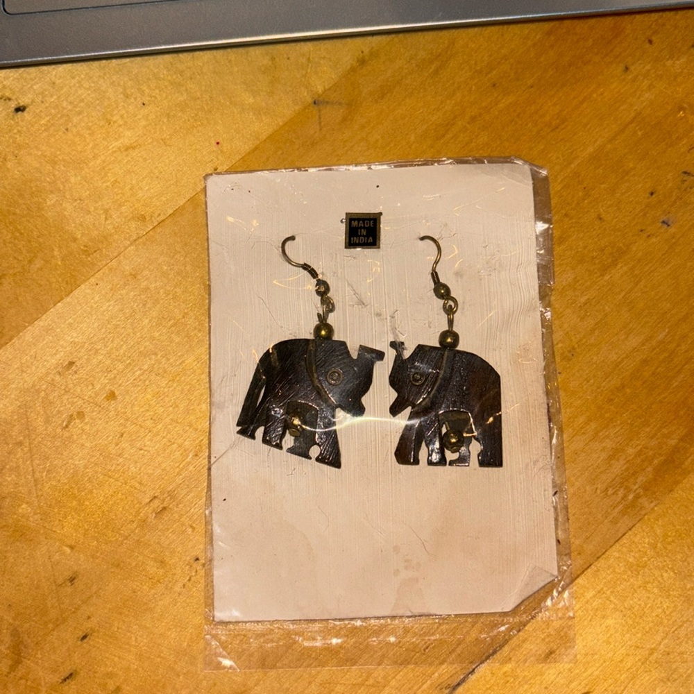 Wooden Ivory elephant woman’s dangle earrings -Brand new!